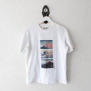Uniqlo UT MFA Boston Hokusai Tee Men’s Small White Graphic T Shirt Art